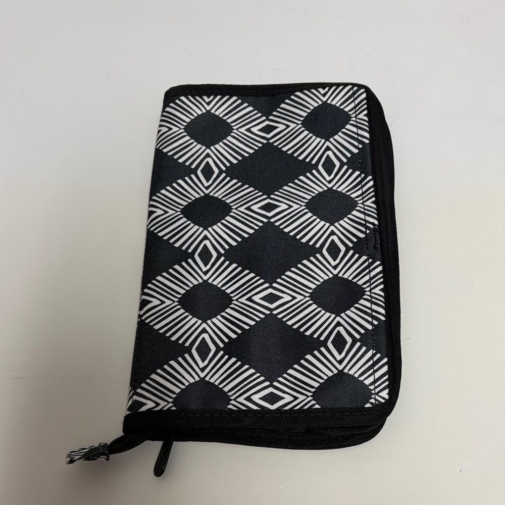 NWT Thirty-One Black and White Makeup Bag